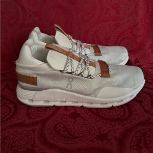 On Men's Athletic Shoes - White and Brown